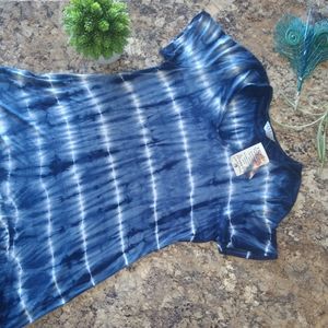 Blue beautiful NWT Tyrst tie dye shirt